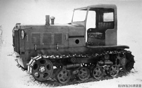 巨牛盈 STZ-3履带式牵引车 苏联初期最重要的战略装备 大量参军反攻柏林