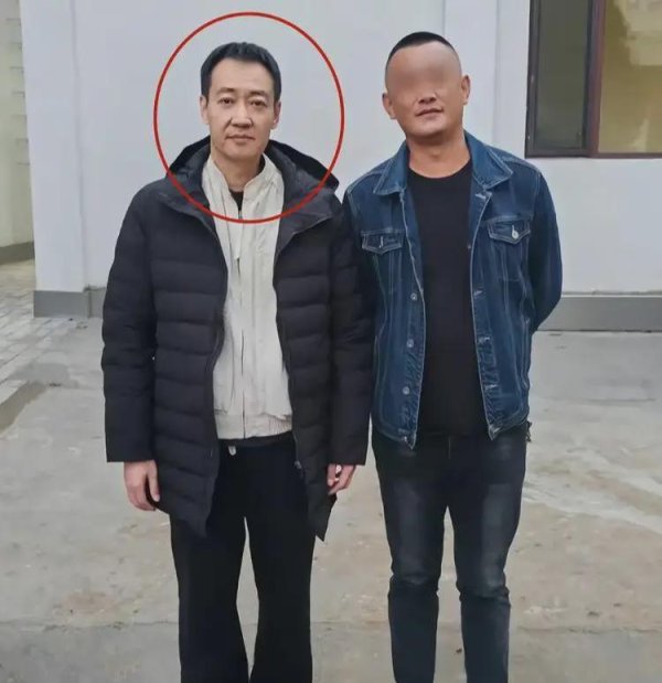 精选期货配资 辛柏青状态不对劲了！丧妻后首露正脸，眼神空洞，憔悴到不敢认